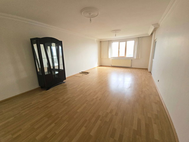 RE/MAX DEĞİŞİM-HİLALKENTDE YATIRIM FIRSATI 5+1 DUBLEX DAİRE