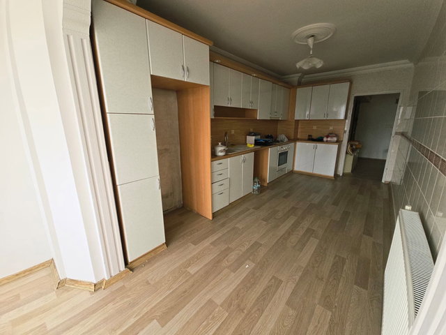 RE/MAX DEĞİŞİM-HİLALKENTDE YATIRIM FIRSATI 5+1 DUBLEX DAİRE