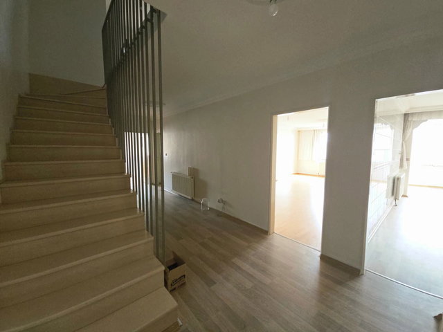 RE/MAX DEĞİŞİM-HİLALKENTDE YATIRIM FIRSATI 5+1 DUBLEX DAİRE