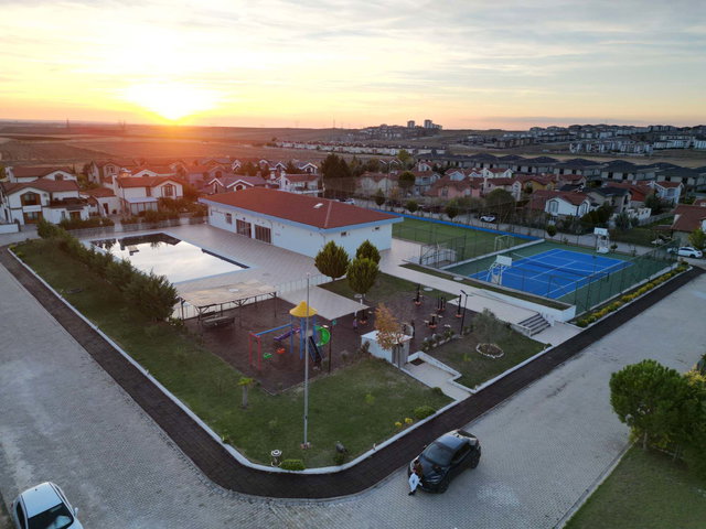 ALINTERİ VİLLA EVLERİ'NDE 4+1 LÜKS DUBLEKS VİLLA & 500 M2 ARSASI