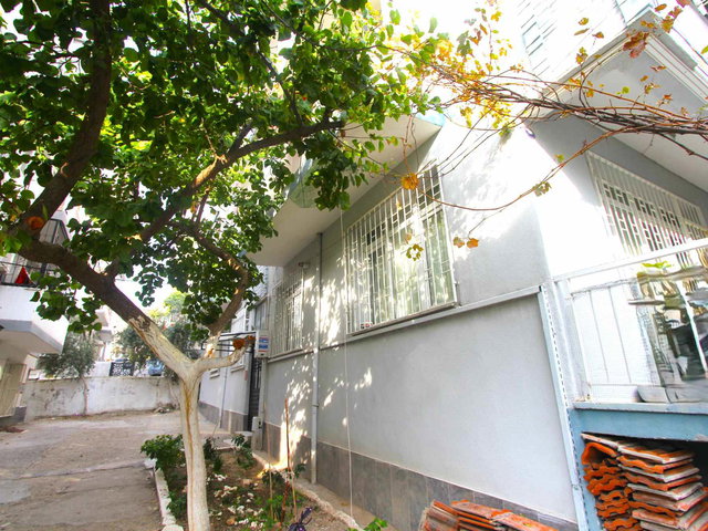 BUCA MENDERES MAHALLESİ'NDE MERKEZİ KONUMLU 3+1 SATILIK DAİRE