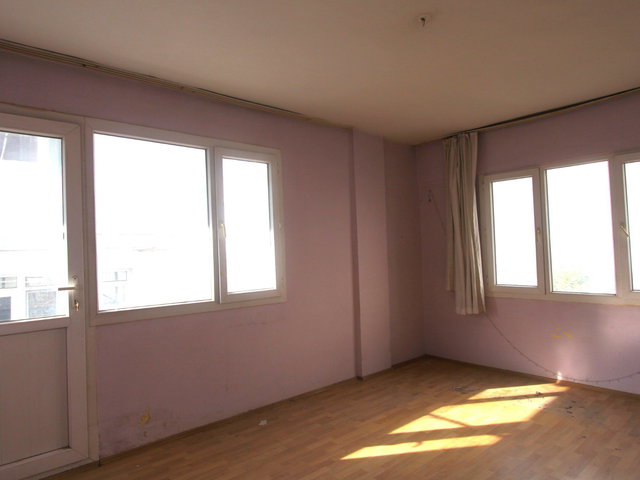 BUCA MENDERES MAHALLESİ'NDE MERKEZİ KONUMLU 3+1 SATILIK DAİRE