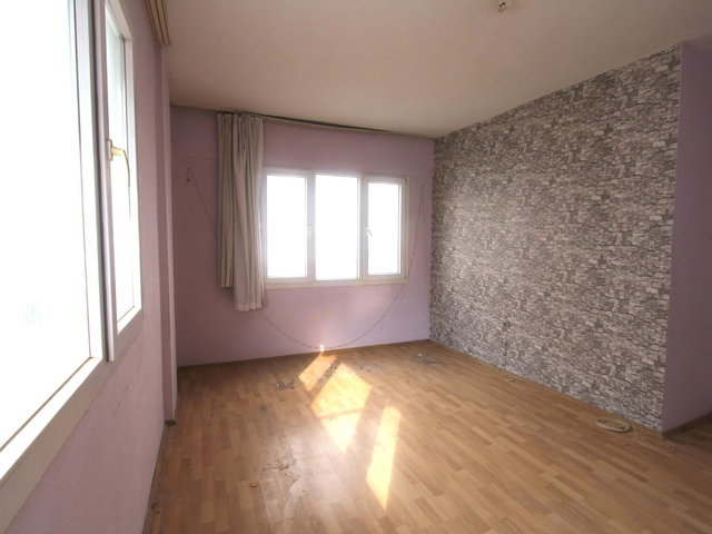 BUCA MENDERES MAHALLESİ'NDE MERKEZİ KONUMLU 3+1 SATILIK DAİRE