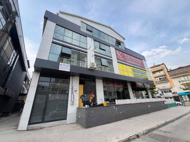GÖLCÜK MERKEZ MAHALLESINDE FUL EŞYALI KIRALIK DAIRE RE/MAX ÇAKR