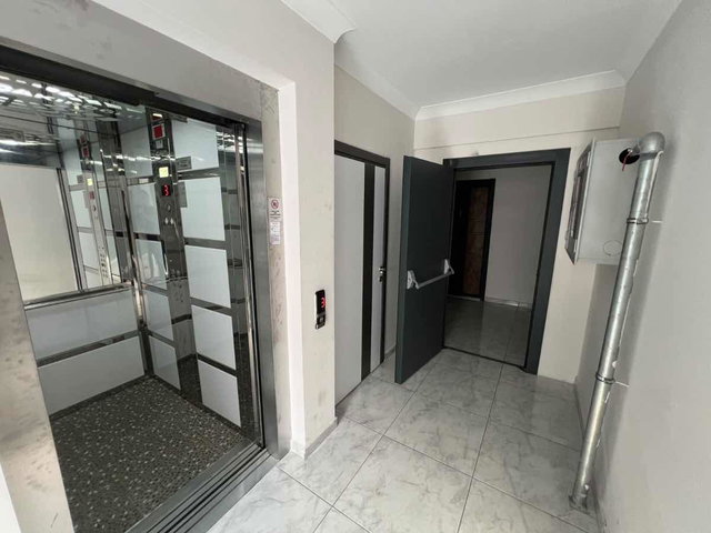 GÖLCÜK MERKEZ MAHALLESINDE FUL EŞYALI KIRALIK DAIRE RE/MAX ÇAKR