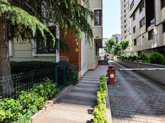 CADDEBOSTAN’ DA BAĞDAT CADDESİNE 50 M MESAFEDE SATILIK DAİRE