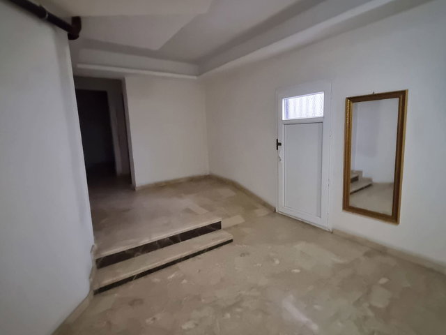 KARŞIYAKA CUMHURİYET MAH. İSKANLI, KAPALI OTOPARKLI, DOĞALGAZLI FIRSAT 2+1 DAİRE