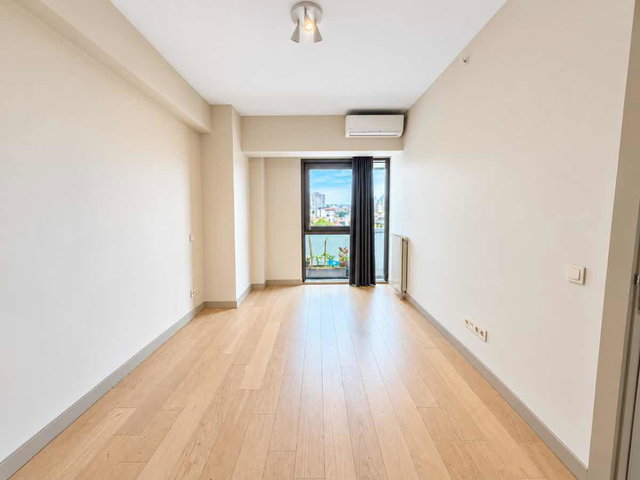 KADIKÖY KENT PLUS OTURUMA HAZIR BALKONLU 1+1 KİRALIK DAİRE