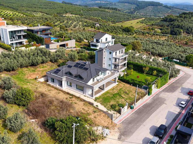 RE/MAX BEYAZ NİLÜFERKÖY’DE 836 M² ARSADA ÇİFT SALONLU ULTRA LÜKS VİLLA
