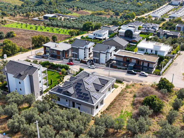 RE/MAX BEYAZ NİLÜFERKÖY’DE 836 M² ARSADA ÇİFT SALONLU ULTRA LÜKS VİLLA