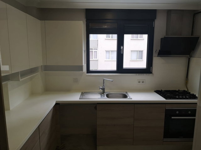 KADIKÖY ATATÜRK CADDESİ NDE  94 M² NET 2 BANYO KİRALIK DAİRE