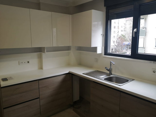 KADIKÖY ATATÜRK CADDESİ NDE  94 M² NET 2 BANYO KİRALIK DAİRE