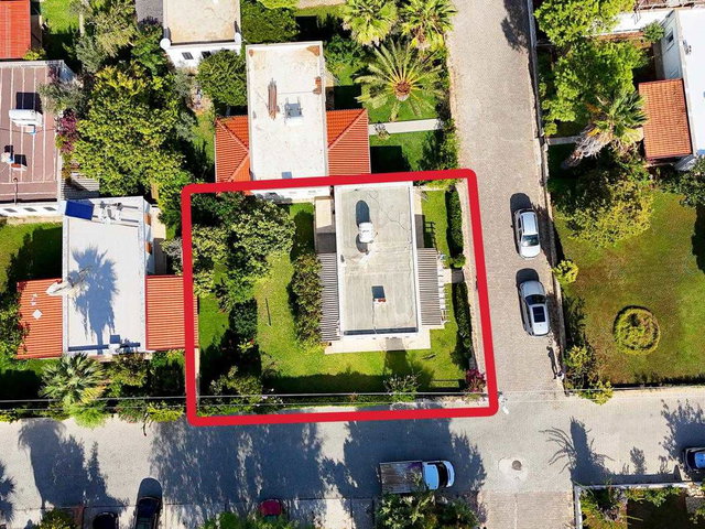 KARAINCIR TATIL SITESINDE AYRICALIKLI KONUMDA SATILIK TAM MÜSTAKIL EV