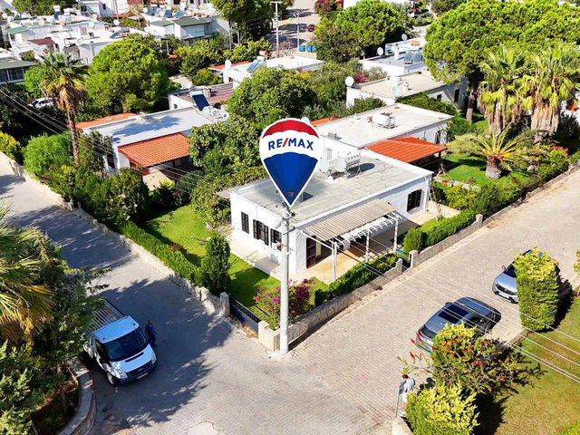 KARAINCIR TATIL SITESINDE AYRICALIKLI KONUMDA SATILIK TAM MÜSTAKIL EV