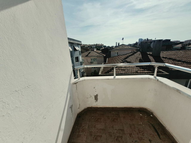 ACIBADEM DOSTLAR SİTESİ’NDE KİRALIK MASRAFSIZ, BALKONLU 2+1 DAİRE