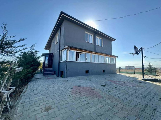 SÜLEYMANPAŞA KARAEVLİDE SATILIK BİTİŞİK İKİZ VİLLA EŞYALI
