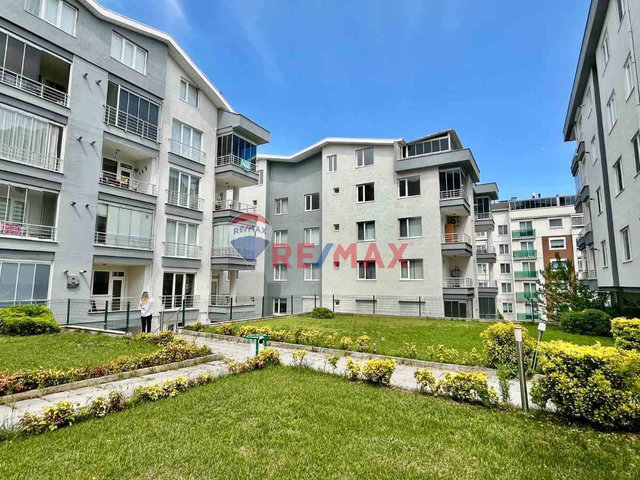 REMAX LEON BALAT PRESTİJ EVLERİ'NDE BRÜT 180 M2 KİRALIK 4+1 DAİRE