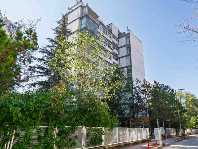 İŞ BANKASI BLOKLARINDA YENİLENMİŞ MOBİLYALI 2+1 DAİRE
