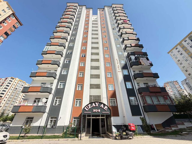 TALAS 3+1 MANZARALI MERKEZI KONUMDA SATILIK ANAYURT DAIRESI