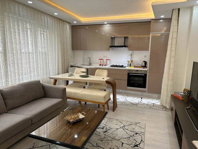 ŞIŞLI MECIDIYEKÖY'DE PRESTIJLI VE TAM EŞYALI KİRACILI 3+1 SATILIK DAIRE