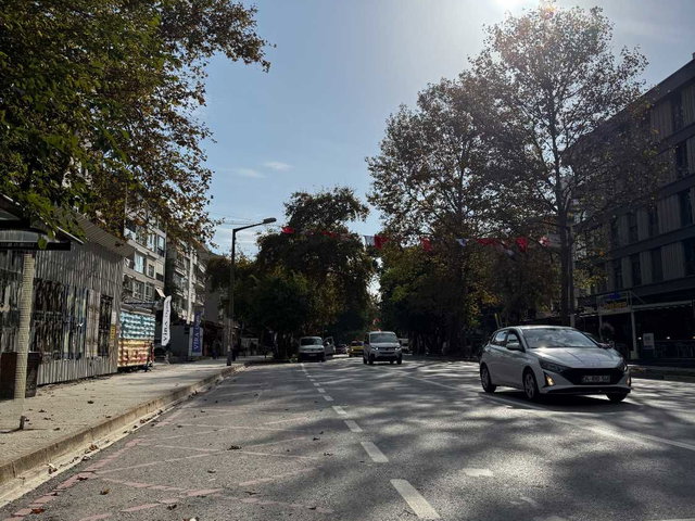 BAĞDAT CADDESİ CEPHELİ MERKEZİ LOKASYONDA