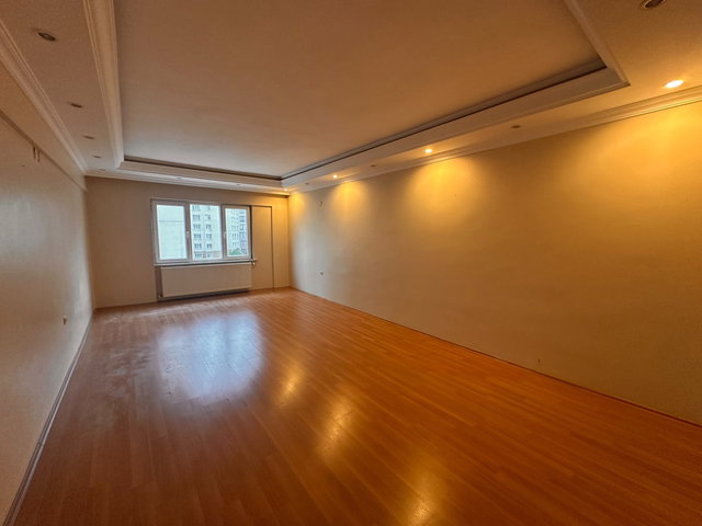 BEYLİKDÜZÜ ÇAYKENT SİTESİ SATILIK 3+1 DAİRE - REMAX KAYA