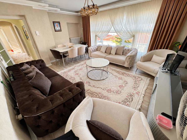 ÇANKAYA ÖVEÇLER MAHALLESI SATILIK BAKIMLI 3+1 DAIRE