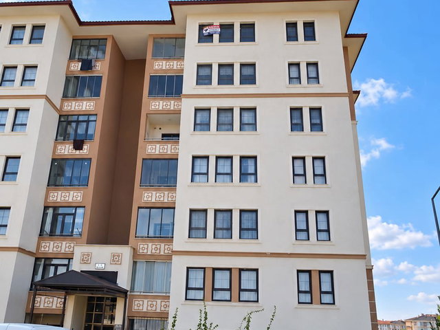 REMAX ARTIS'TEN ABDURRAHMAN GAZI TOKILERDE KIRALIK 3+1 DAIRE