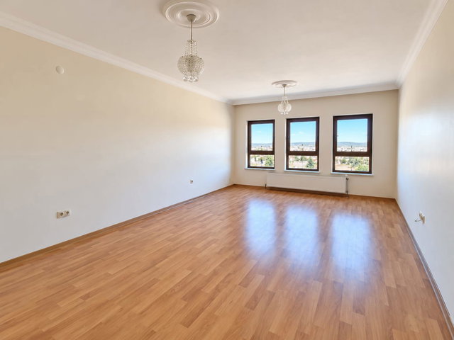 REMAX ARTIS'TEN ABDURRAHMAN GAZI TOKILERDE KIRALIK 3+1 DAIRE