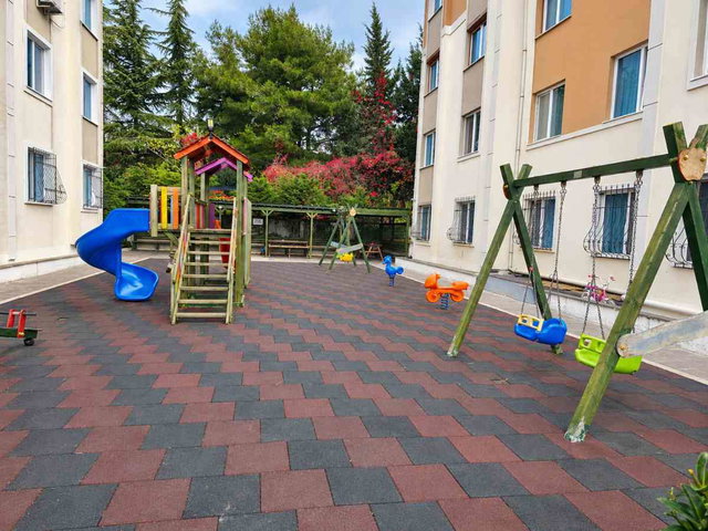 BÜYÜKÇEKMECE SITE IÇERISINDE KIRALIK DENIZ MANZARALIK 2+1 ARA KAT