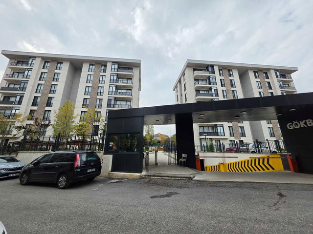 ÜMRANİYE GÖKBAHÇE EVLER'İNDE HUZUR METROSUNUN YANI  SATILIK 2+1