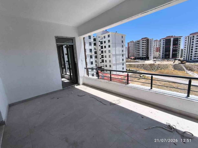 RE/MAX DOĞUDAN ŞAHİNKAYA(ÇAYDAÇIRA) 3+1 SIFIR DAİRE SATILIKTIR