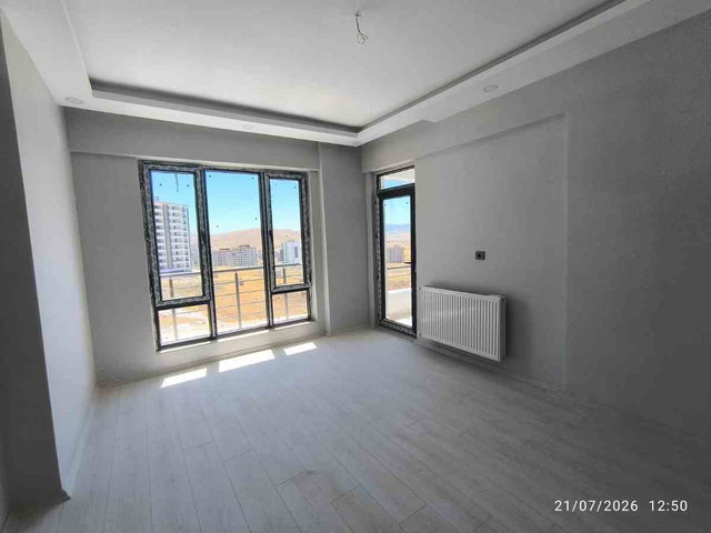 RE/MAX DOĞUDAN ŞAHİNKAYA(ÇAYDAÇIRA) 3+1 SIFIR DAİRE SATILIKTIR