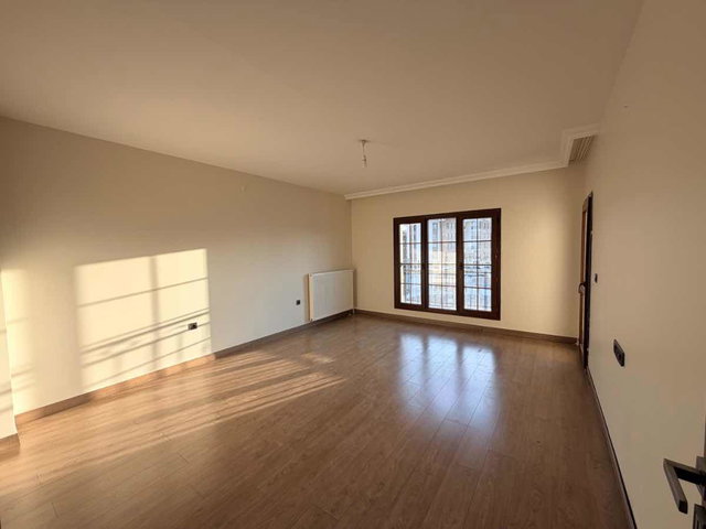 REMAX DOĞU'DAN GÜNEYKENT İLKÖĞRETİM OKULU KARŞISINDA SATILIK 2+1
