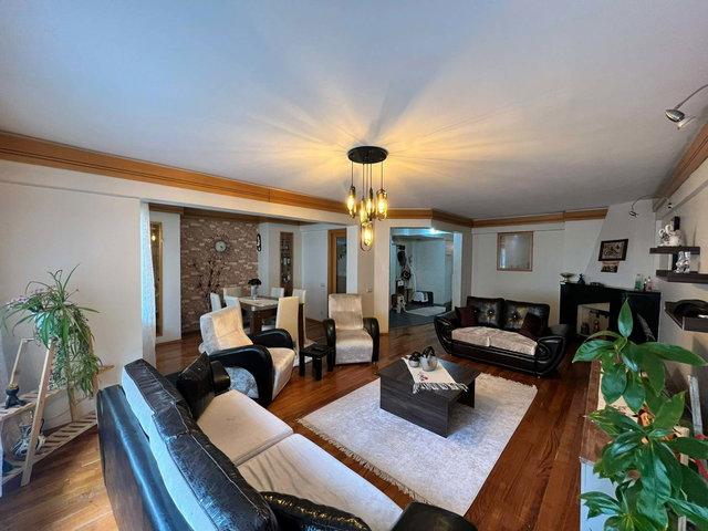 EMİNEVİME UYGUN İZMİT MERKEZDE SATILIK ASANSÖRLÜ 260 M2 DAİRE