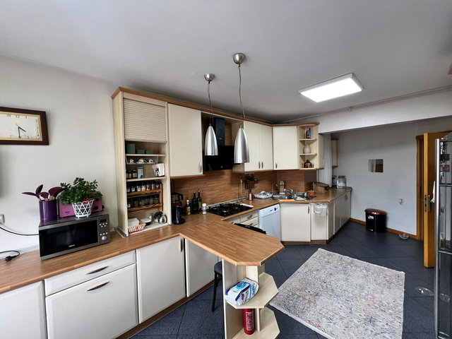 EMİNEVİME UYGUN İZMİT MERKEZDE SATILIK ASANSÖRLÜ 260 M2 DAİRE