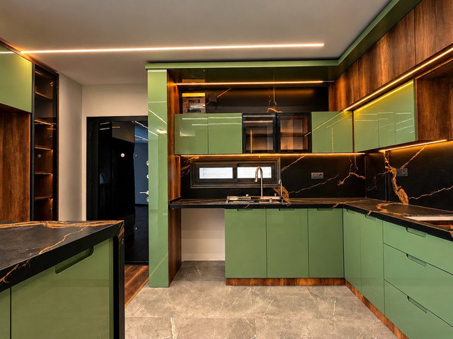 ENES LAHNA'DAN 165 M² NET, 4+1,BAHÇELI, AKILLI, TRIPLEX VILLAR