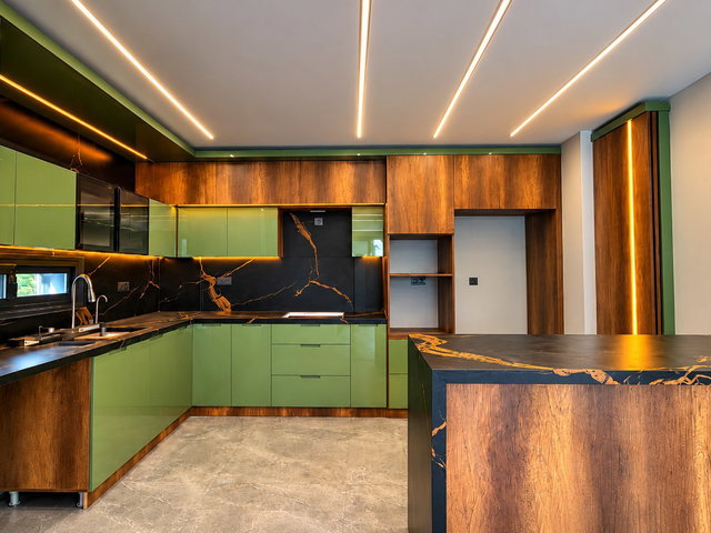 ENES LAHNA'DAN 165 M² NET, 4+1,BAHÇELI, AKILLI, TRIPLEX VILLAR