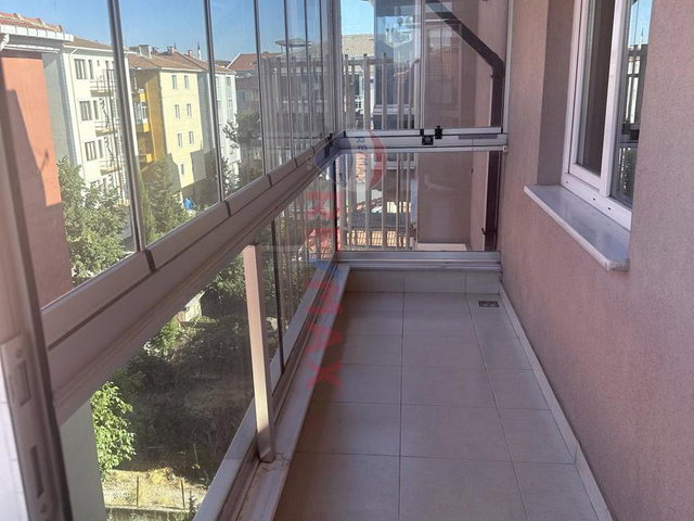 LÜLEBURGAZ HÜRRİYET CADDESİNDE RE/MAX EKİNOX TAN KİRALIK 3+1 DAİRE