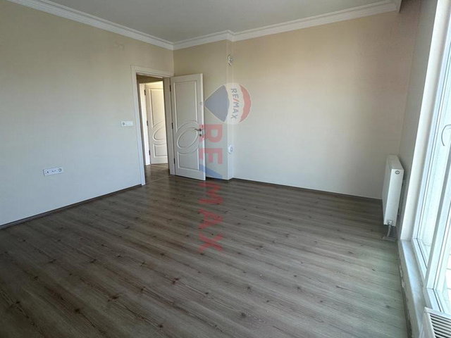 LÜLEBURGAZ HÜRRİYET CADDESİNDE RE/MAX EKİNOX TAN KİRALIK 3+1 DAİRE