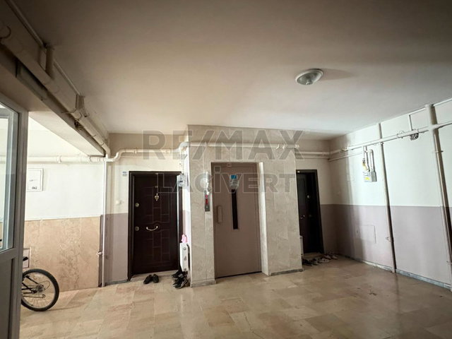RE/MAX LACİVERT'TEN  YILDIZKENT'TE SATILIK 3+1 DAİRE