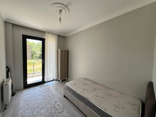 BAŞİSKELE DE ABONELİKLERİ AÇIK EŞYALI 2+1 DAİRE