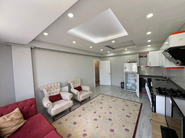 BAŞİSKELE DE ABONELİKLERİ AÇIK EŞYALI 2+1 DAİRE