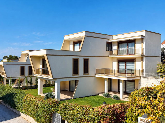 REMAX BEYAZ BADEMLI BELEN PALM COUNTRY'DE SATILIK VILLA