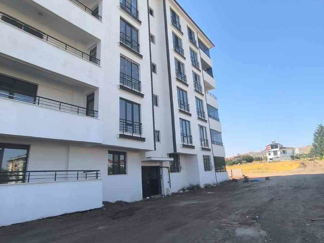 RE/MAX DOĞU'DAN YAZIKONAKTA 2+1 SATILIK DAIRE