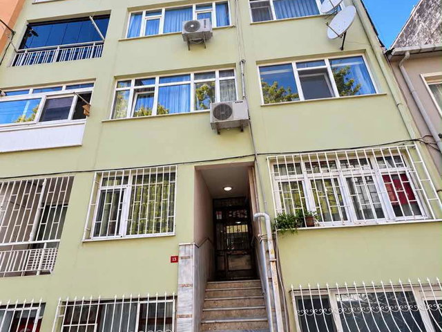 ÜSKÜDAR MURAT REİSTE KONUMUYLA ÖNE ÇIKAN 2+1 DAİRE