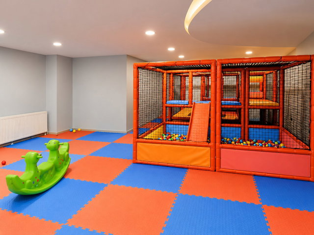 RE/MAX KONSEPT'TEN HİSAR PANORAMA EVLERİNDE ARA KAT 2+1 KİRALIK
