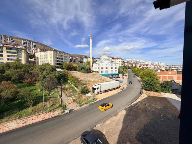 REMAX DOĞU'DAN ABDULLAHPAŞA DA TEMİZ KİRALIK 2+1 DAİRE