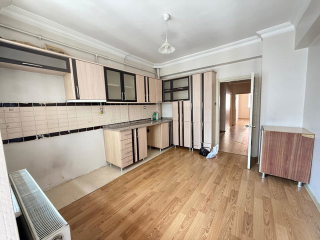 REMAX İLKE'DEN ŞEHİR MERKEZİ'NDE 3+1 KİRALIK DAİRE