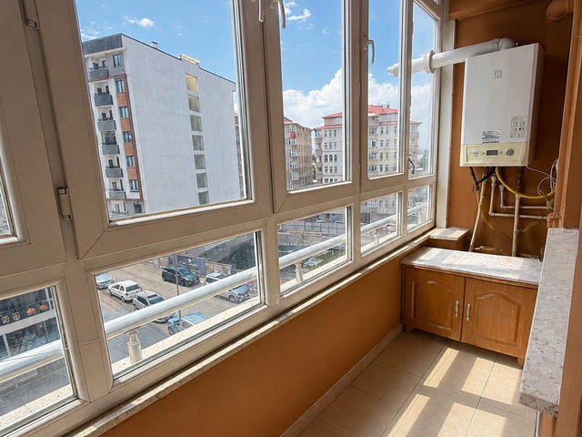 REMAX İLKE'DEN ŞEHİR MERKEZİ'NDE 3+1 KİRALIK DAİRE